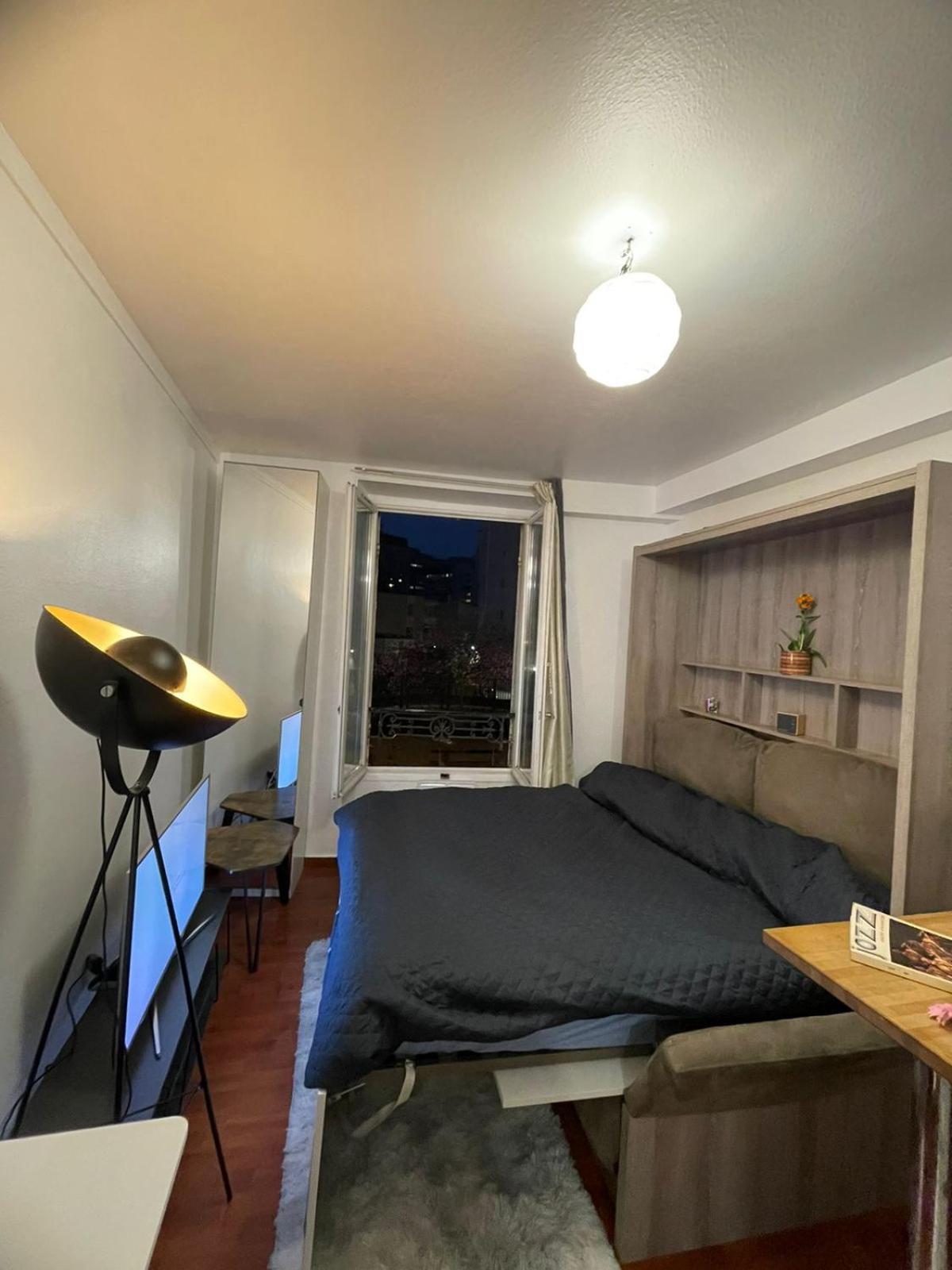 Cozy Parisian Flat In 15th Arr